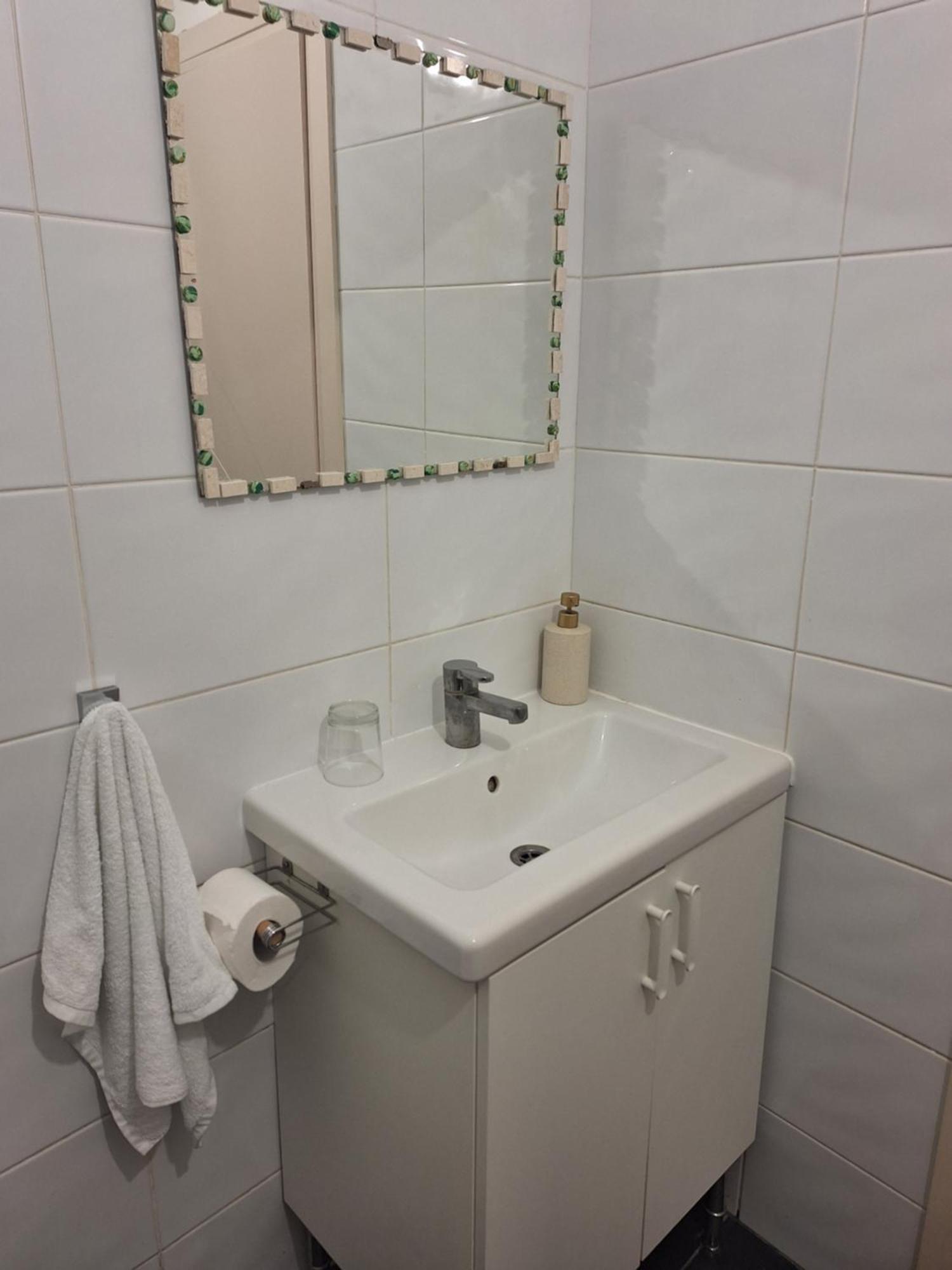 Amazing Apartment For 3 Guests Steps From The Beach Netanya Luaran gambar
