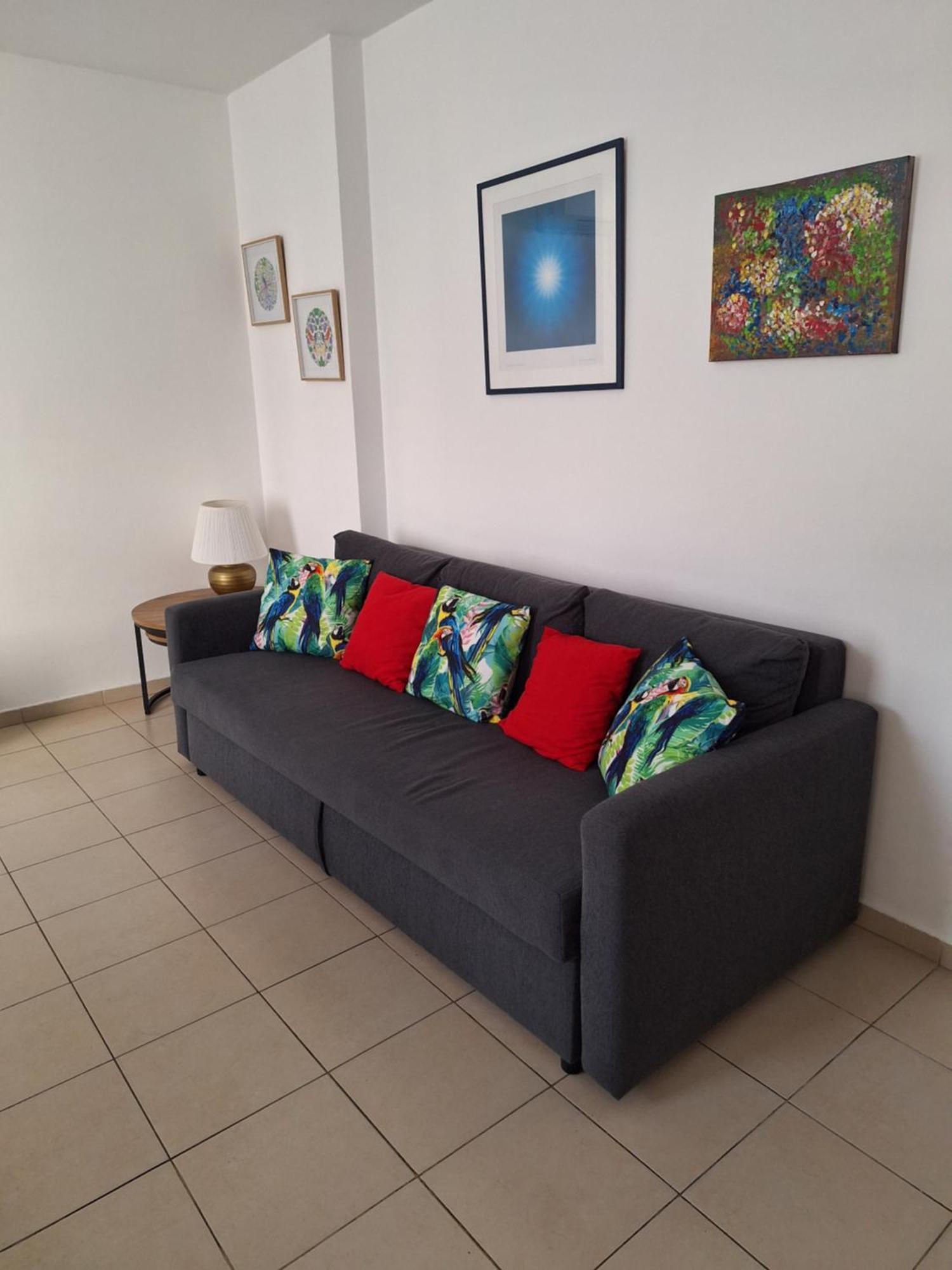 Amazing Apartment For 3 Guests Steps From The Beach Netanya Luaran gambar