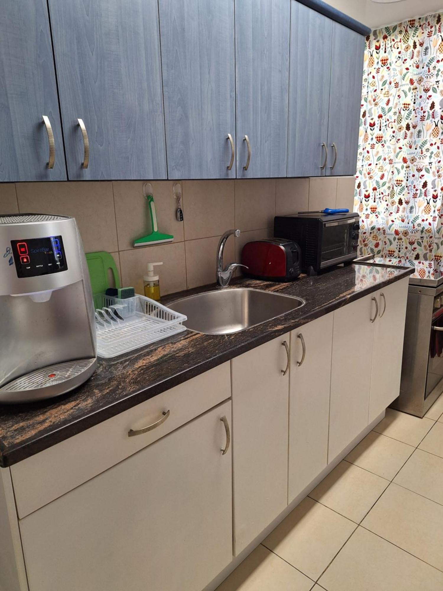 Amazing Apartment For 3 Guests Steps From The Beach Netanya Luaran gambar