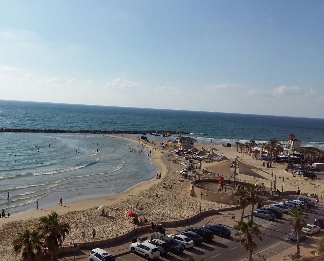 Amazing Apartment For 3 Guests Steps From The Beach Netanya Luaran gambar